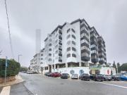 Loja com Montra Premium no Coração do Bairro do Rosário,...