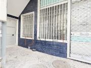 Loja em Loures com montra, janelas e WC, a 3 km do... Loja em Loures com montra, janelas e WC, a 3 km do...