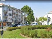 Loja em zona central de Algueirão, com rendimento!