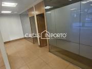 Loja junto ao Metro da Trindade | 26034074746