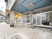 Loja junto ao metro dos Combatentes Porto