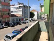 Loja no Cacém com acesso a veículos