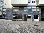 Loja para arrendar em Loures