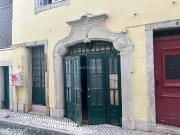 Venda de espao comercial com extrao de fumos em Alfama,...