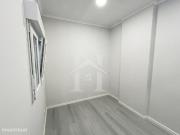 Loja Transformada em Apartamento T1 em Belas