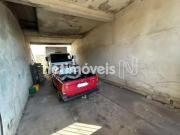 Lojas Comerciais na principal avenida do bairro...