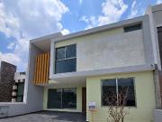 Loma Alta Tres Marías, casa 4 recámaras con baño completo