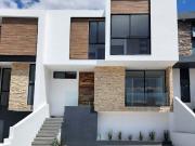 LomAlta casa en Venta, 3 habitaciones, 3 baños