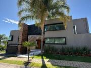 Lomas de Gran Jardín: Residencia Exclusiva de 4...