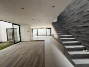 LOMAS DE JURIQUILLA 4 Rec una en planta baja