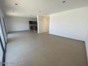 Lomas de Juriquilla. VENTA Casa con cuarto de servicio,...