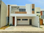 LOMAS DE LA RIOJA, Casa en VENTA con recamara en PB y...