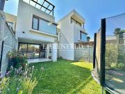 Lomas de montemar. Concón. Impecable casa en condominio