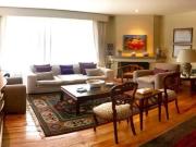 LOMAS DE VISTA HERMOSA. Casa en calle cerrada con...