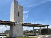 Lomas del Campanario Norte: Terreno en Venta Frente a...