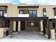 Lomas del Campanario VENTA. Casa a estrenar con 3 recámaras