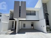 LOMAS DEL DORADO CASA EN VENTA