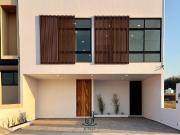 ¡Lomas del Dorado! ¡Casa Residencial con amplios espacios!