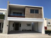 LOMAS DEL MAR, Casa en VENTA con sala de TV y 3...