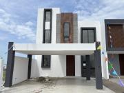 LOMAS DEL MEDITERRANEO, Casa en VENTA con recamara en PB...