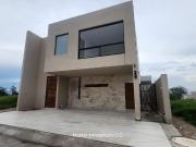 LOMAS DEL MOLINO 5 CASA NUEVA RECIBIDOR DOBLE ALTURA
