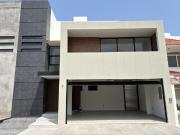 LOMAS DEL SOL, Casa en VENTA con recamara en plata baja,...