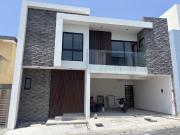 LOMAS DIAMANTE, Casa en VENTA con recamara en PB y...