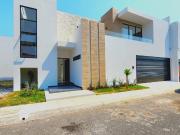 LOMAS DIAMANTE, Casa en VENTA con recamara en planta...