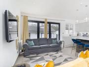 London, NW4 3HR, United Kingdom | 4 bed house for rent...