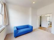 London Road, London SW16 1 bed apartment to rent £1,350...