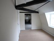 London Road, Sevenoaks TN13, 2 bed flat to rent, £1,425...