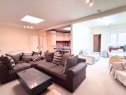 Long Lane, Hillingdon, Uxbridge UB10, 3 bed flat to...
