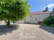 LONGERE AVEC BEAUX VOLUMES GRANDS ESPACES EXTERIEURS