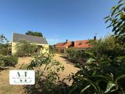 Longère avec gîte, piscine et vignes Cadre de vie...