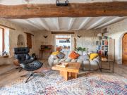 Longère avec piscine au milieu des vignes