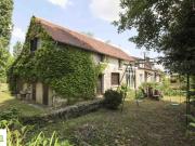 Longère de charme sur plus de 15000m2 de terrain avec mare
