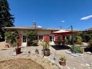 Longère en pierre magnifiquement restaurée avec de