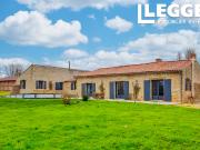 Longère rénovée 7 pièces 247 m² Moutiers sur le Lay...