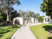 LOOKING TO ESCAPE TO THE COUNTRY IN STYLE? THEN LOOK NO...