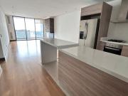 Los Rosales Penthouse con Terraza Amplia en Ubicación...