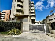 Los Samanes, amplio y bello apartamento en calle cerrada