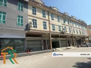 Lot Ground Floor With Loft Facing Main Road Muar For Rent