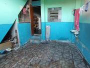 LOTE 220 M2 DE ESQUINA COM 2 CASAS E 2 BARRACÕES À...