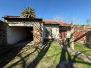 LOTE CON CASA A RECICLAR EN VENTA CITY BELL