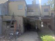 Super Oportunidad casa de 3 amb,Local y Garage