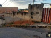 Lote de 200 m2 com casa de 1 quarto com laje e telhado,...