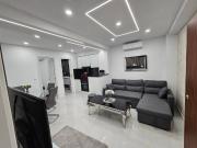 Lote de 2 reformados pisos en venta!