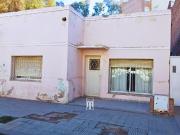 Lote en MICROCENTRO neuquino con casa y departamento...