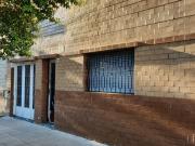 LOTE EN VENTA EN MATADEROS DE 8,66 X 14, CON CASA DE 3...