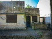LOTE EN VENTA LA PLATA CON CONSTRUCCIÓN A DEMOLER